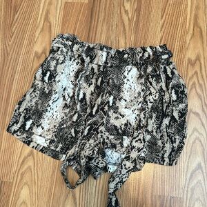 Forever 21 bucket shorts size small